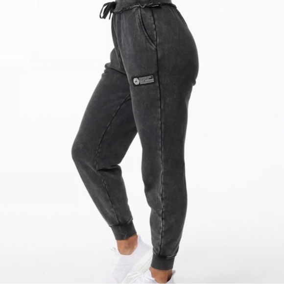 Alphalete Pants - Alphalete Very Terry Joggers Onyx Black